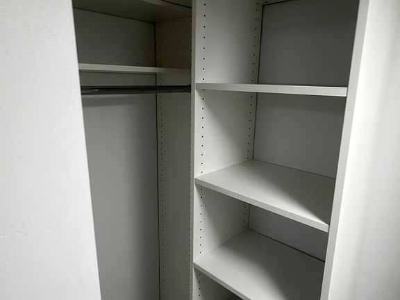 5th image of 1829 Yates Ave #1