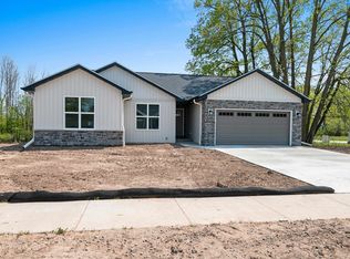 1050 Crescent Hl, Green Bay, WI 54313