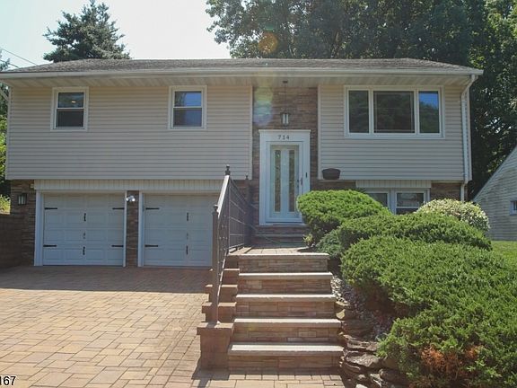 3rd image of 714 Franklin Ave
