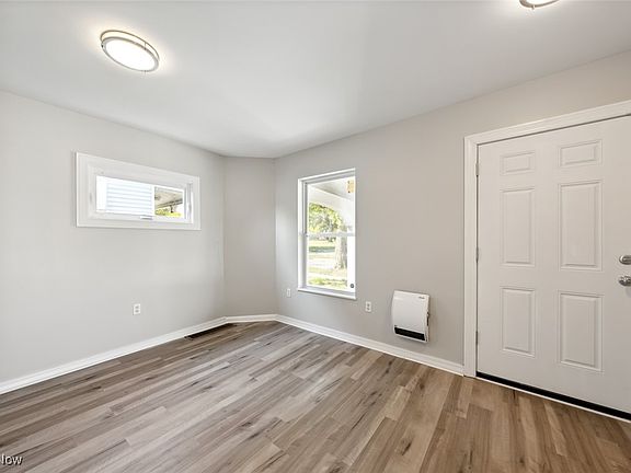 4th image of 2643 Oakdale Ave