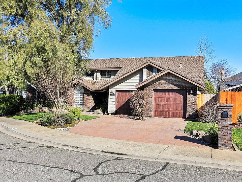 2nd image of 835 Cheney Ct