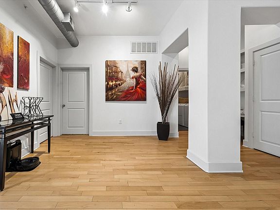 5th image of 1901 Post Oak Blvd APT 3216