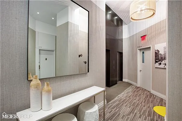 Sold by R New York | media 21