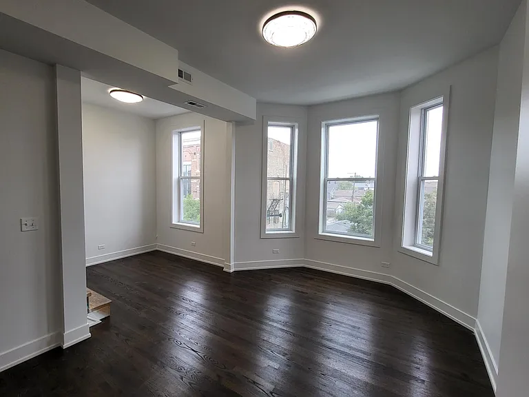 1916 S Leavitt St #3F — Photo 3