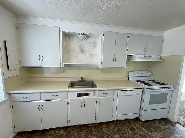 1019 W Lakeside Dr — Photo 8