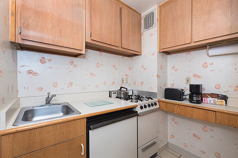 2nd image of 149 E 39th St Unit 804
