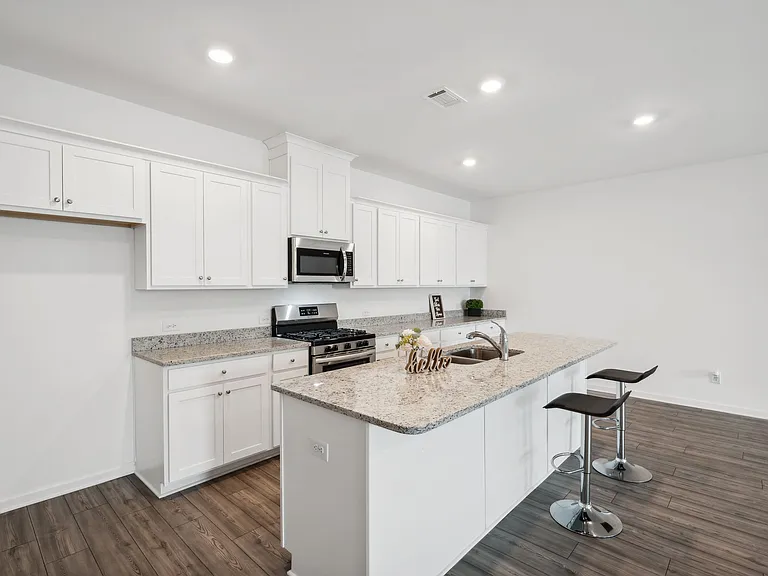 Kitchen (Gas Stove, Microwave, Refridgerator, Oven, Dishwasher)