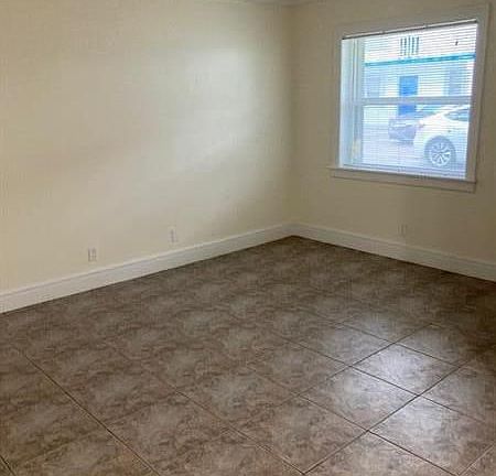 3rd image of 640 NE 6th Ct APT D