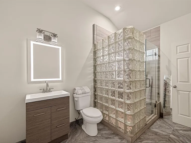 224 N Stiles St — Photo 19
