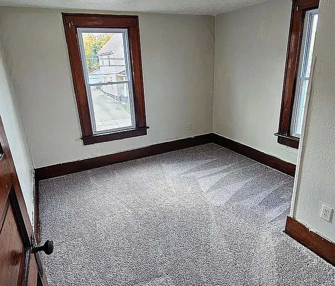 305 Cole Ave — Photo 5