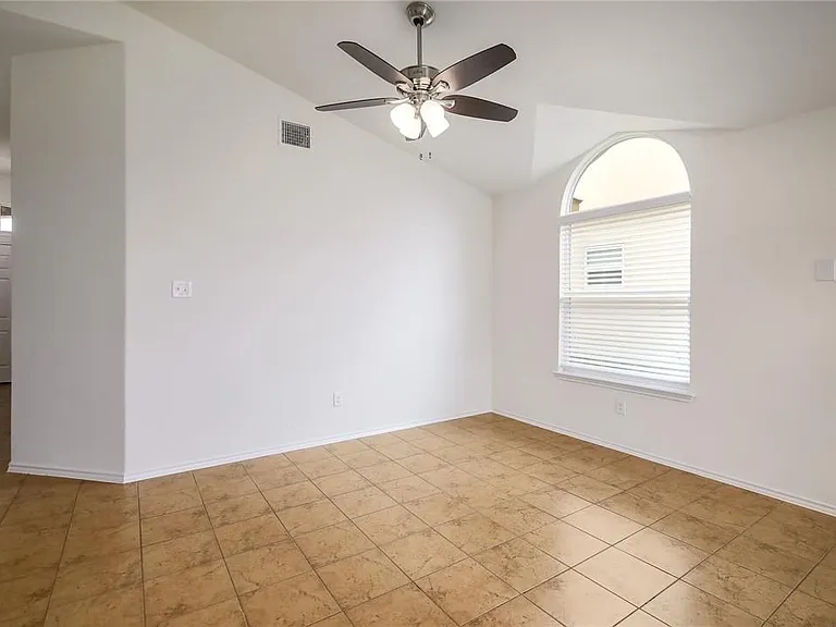 137 Langtry Ln — Photo 9
