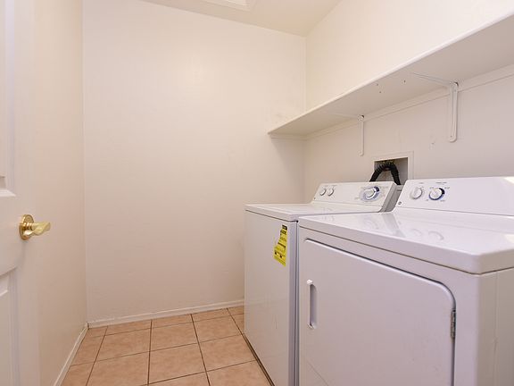 4th image of 5919 E Chaucers Dr