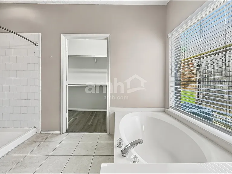 7808 Orland Park Cir — Photo 14