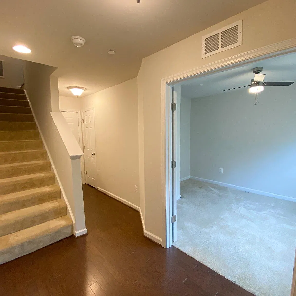 3 bed, 3.5 bath, 1280 sqft, $2,900 — Photo 3