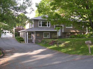 14 Woodmore Dr, Hanover, NH 03755