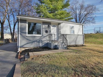 3542 Long Dr, Saint Ann, MO, 63074