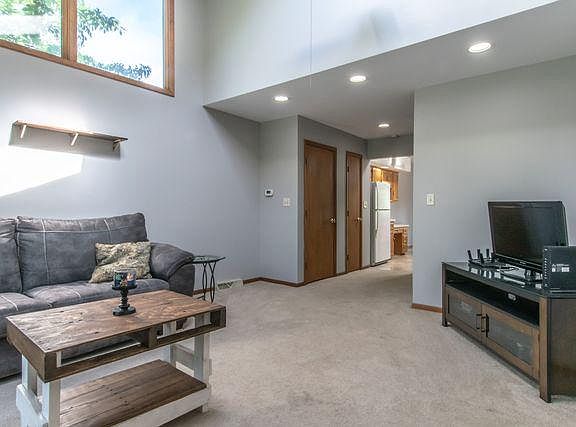 2nd image of 15412 S Sunshine Cir
