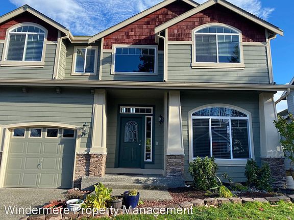 3rd image of 18135 Mount Walker Dr NE