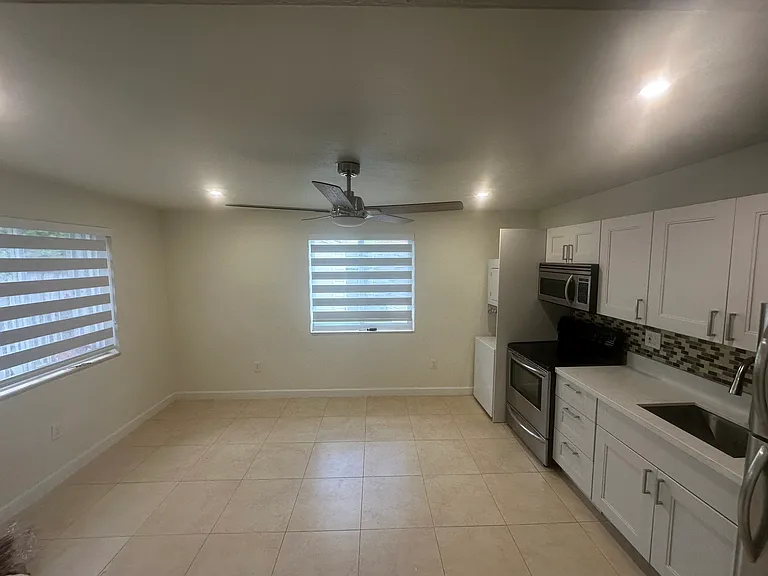 8541 SW 27th Ln — Photo 5