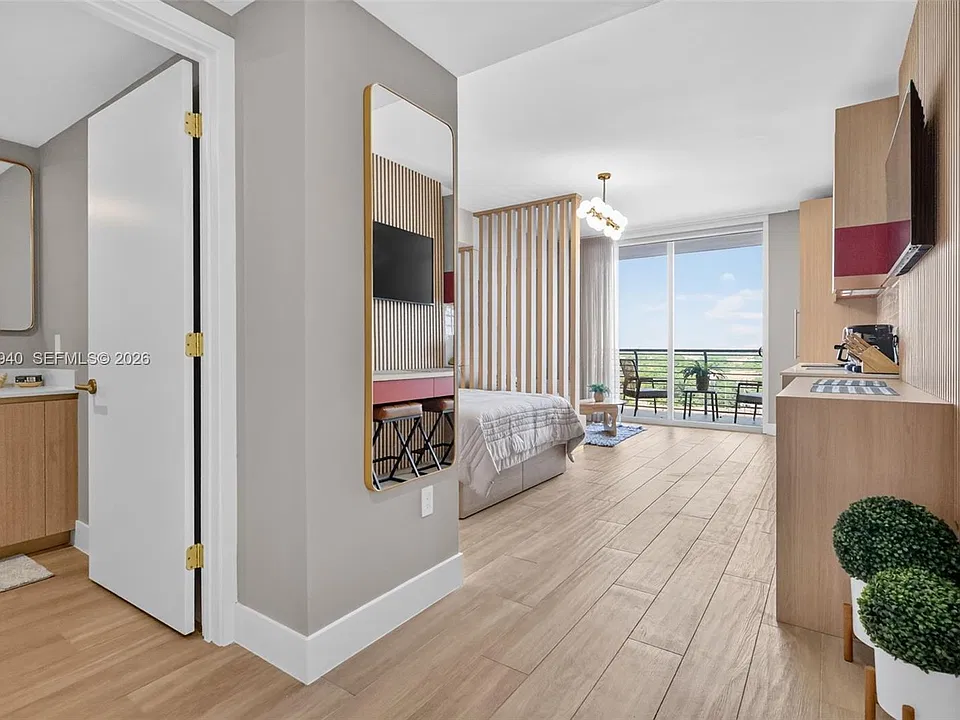 90 NE 32nd St #921