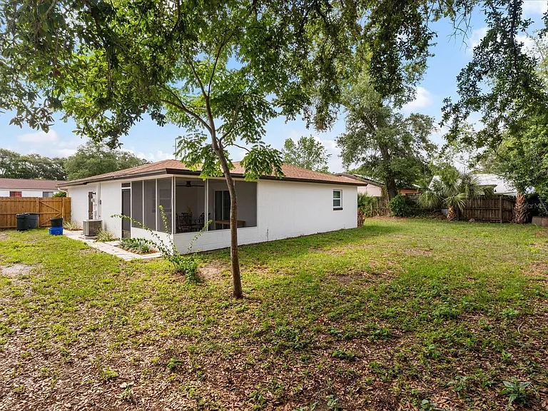 871 Darwin Dr — Photo 16