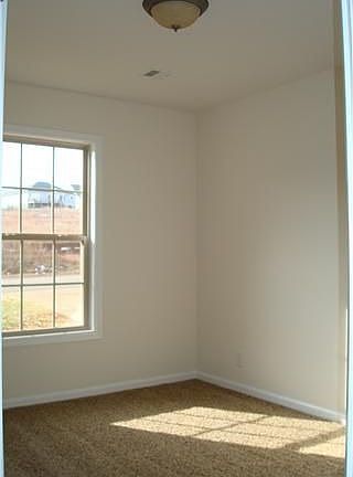 5th image of 407 Zurich Dr