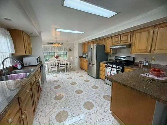 5th image of 1616 Pennsylvania Ave Unit 232