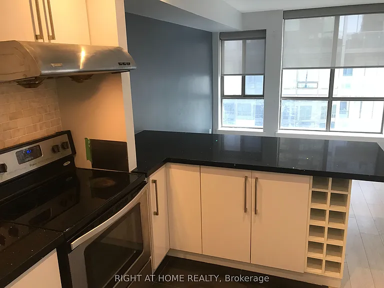 40 Scollard St #1601 — Photo 19