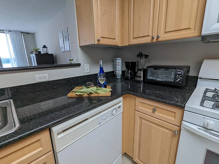 2726 Gallows Rd — Photo 9