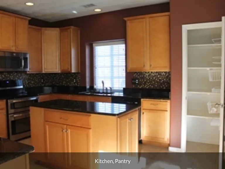 5629 Memorial Dr — Photo 9