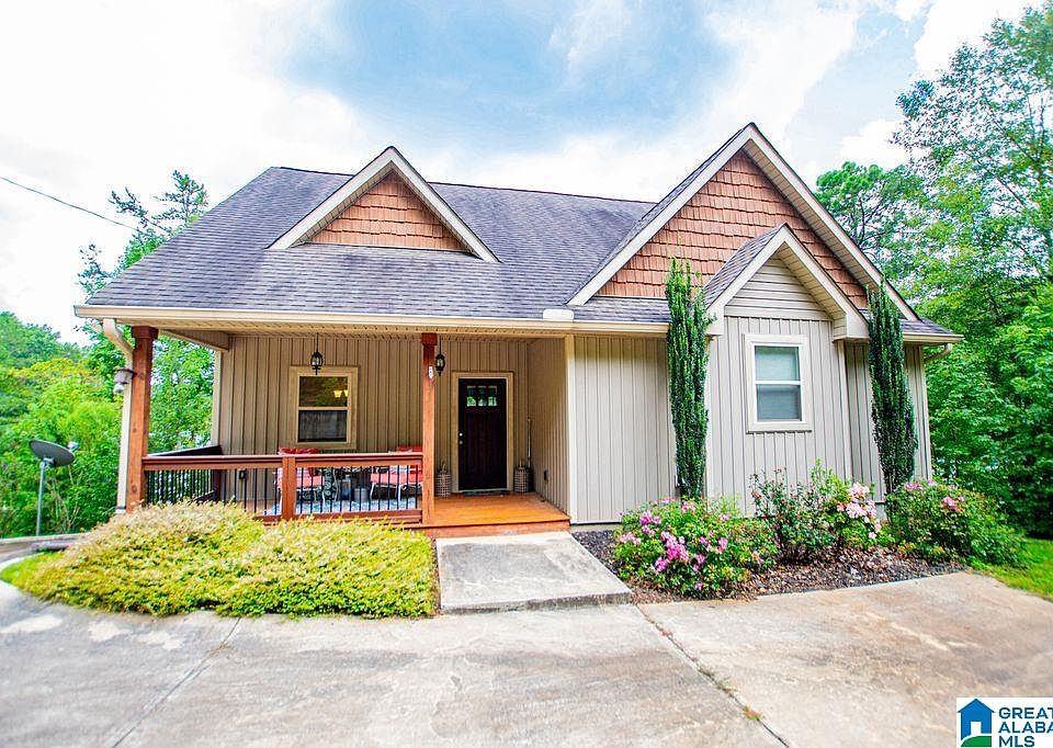 1st image of 121 Lake Ridge Dr