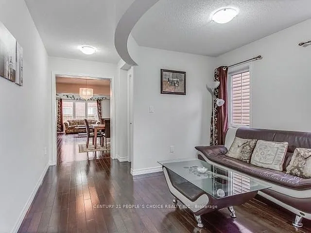 4 Dublin Rd — Photo 3