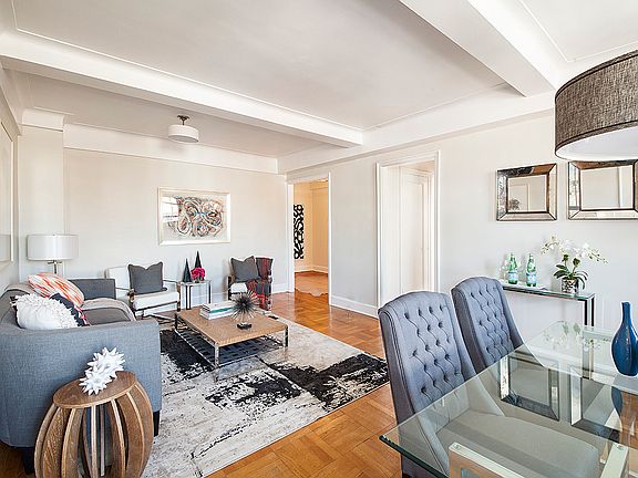 2nd image of 136 Waverly Pl #15C