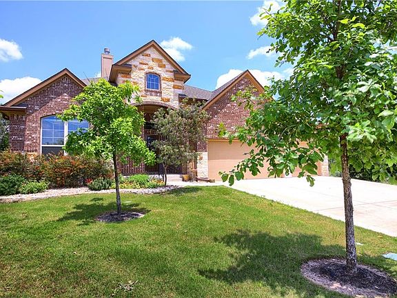 2nd image of 621 Fair Oaks Dr