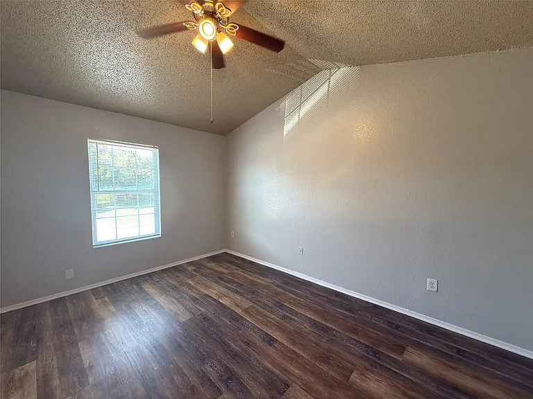 2250 Aspen Dr — Photo 11
