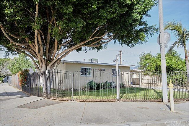 1st image of 5403 N Heathdale Ave