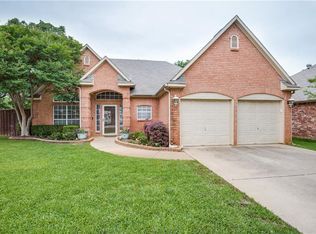 2205 Greendale Ct, Bedford, TX 76022