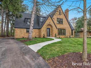 138 Morningside Dr SE, Grand Rapids, MI 49506