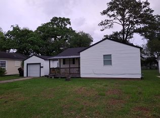 2906 Boyd Ave, Groves, TX 77619