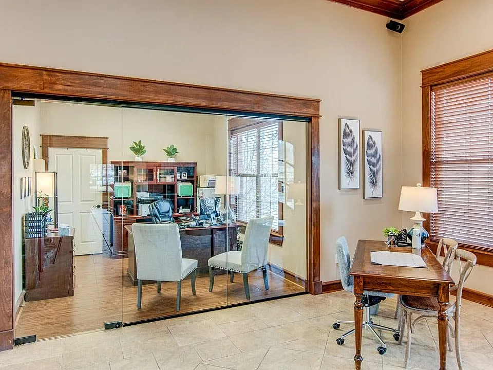 Leasing Office