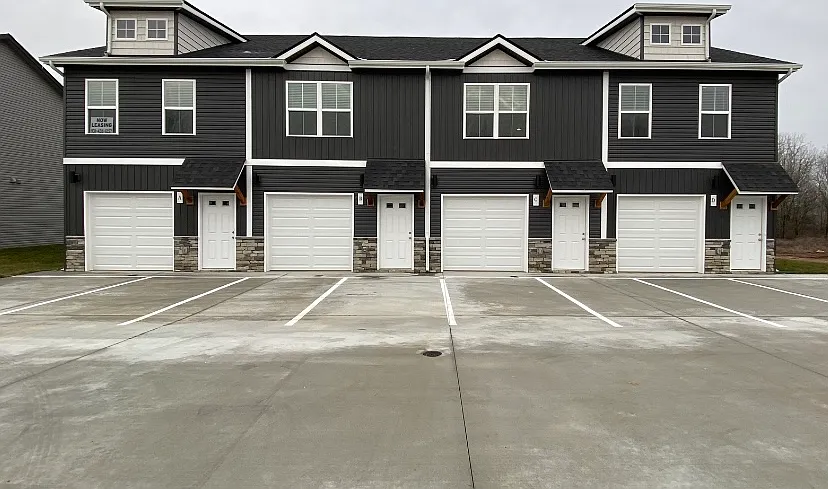 1023 Glenkirk Drive - A — Photo 1