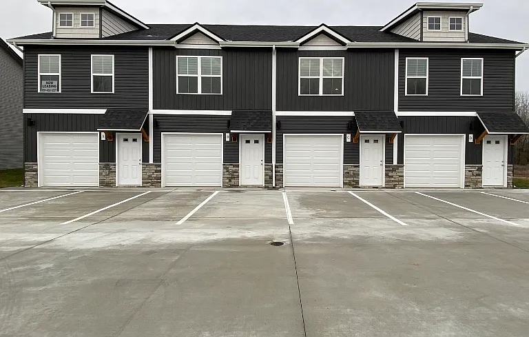 1023 Glenkirk Dr — Photo 1