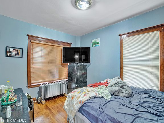 3rd image of 1631 S Lombard Ave