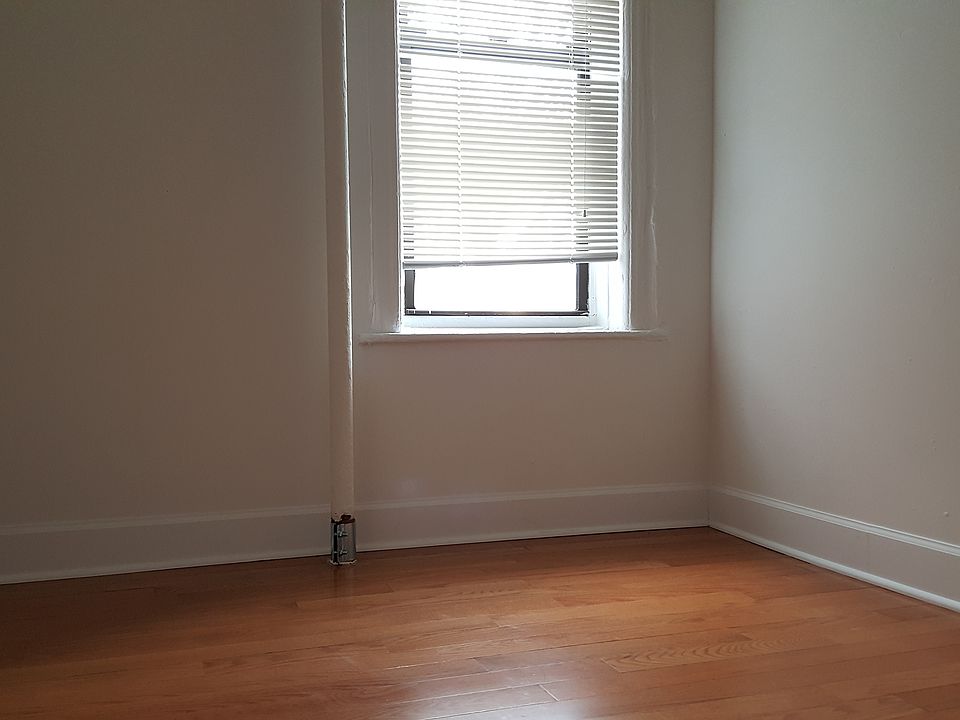 2nd image of 178 Bay 23rd St APT 3