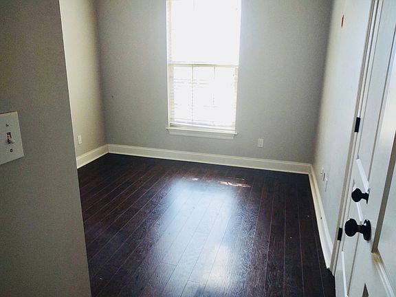 4th image of 127 Range Dr