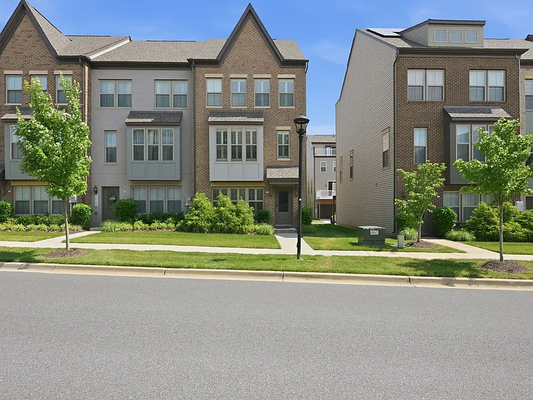 9553 Capital Ln #1 — Photo 2