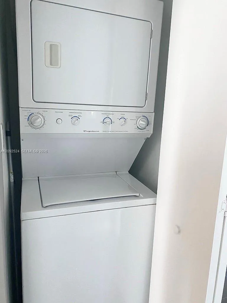 One Miami East Condo — Photo 3