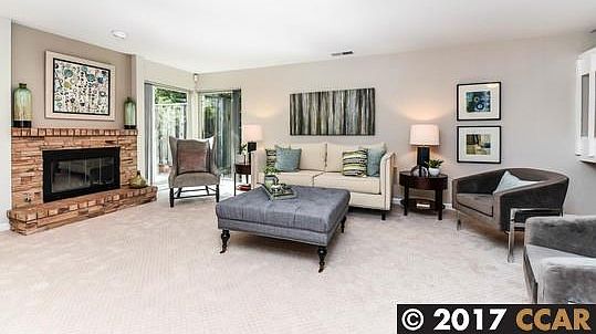 1st image of 9 Oak Brook Pl