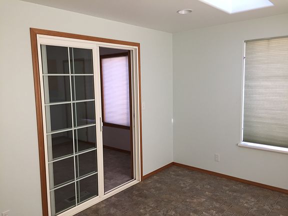 sunroom entrance into dining
