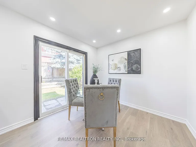 14 Grassmere Ct — Photo 8